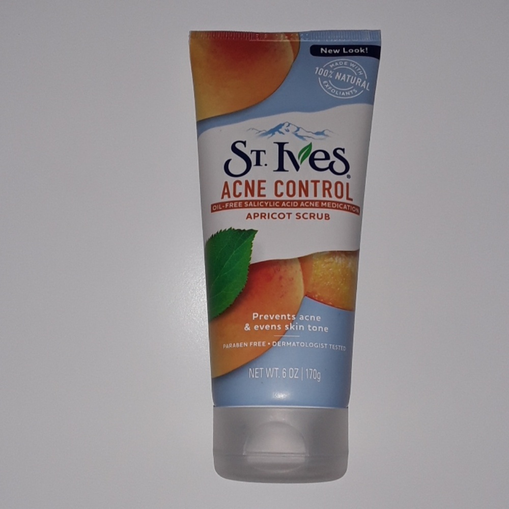 St.Ives acne control apricot srub